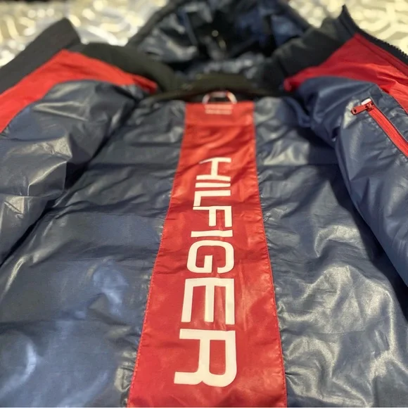 TOMMY HILFIGER PUFFER JACKET (USED less than 5 times)
